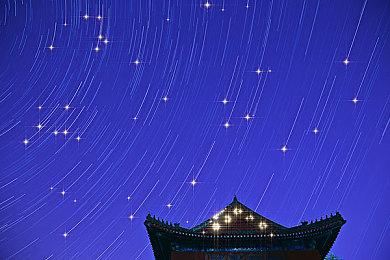 类吸血鬼幸存者《逃离恶魔岛》Steam上线 发售日期待定